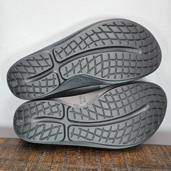 NEW Oofos Oolala Womens Size 10 Recovery Slip-On Comfort Flip Flop Sandals Black - Picture 10 of 11